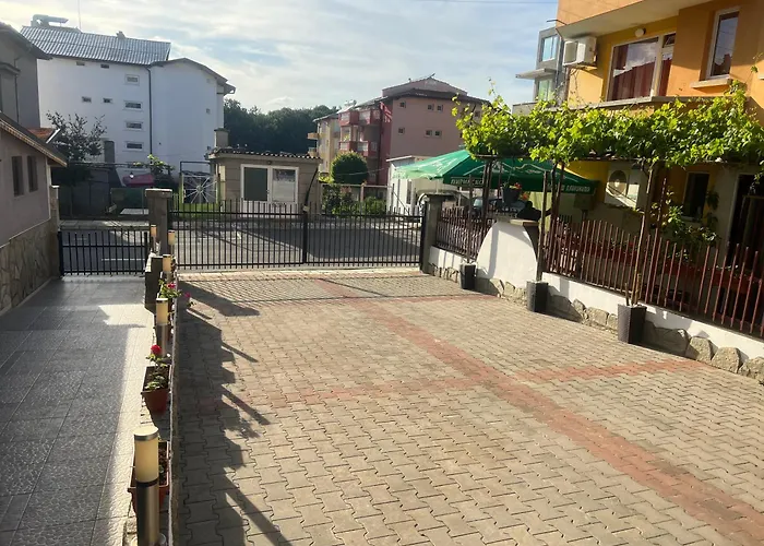 Lazur Ξενοδοχείο 2*