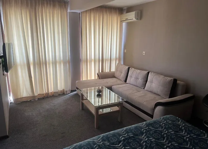 Ξενοδοχείο Lazur