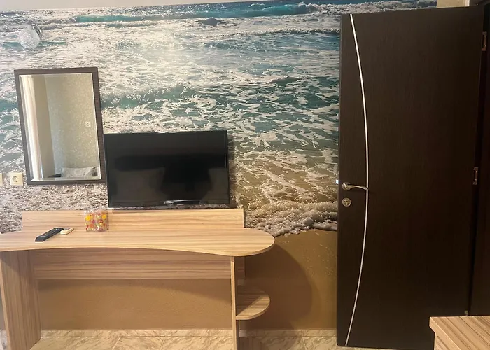 Ξενοδοχείο Lazur 2*