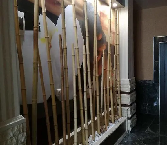 Ξενοδοχείο Lazur 2*