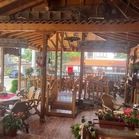 Хотел лазур